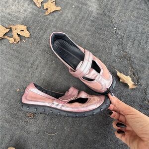 Nike Pink and Black Women's Flats